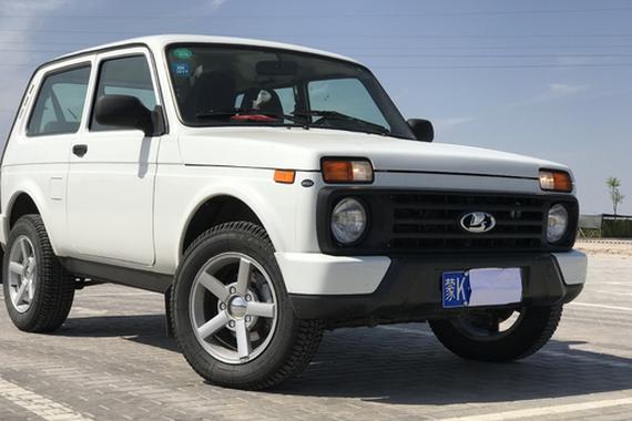 比肩路虎卫士奔驰G，车主告诉你拉达尼瓦越野怎么样