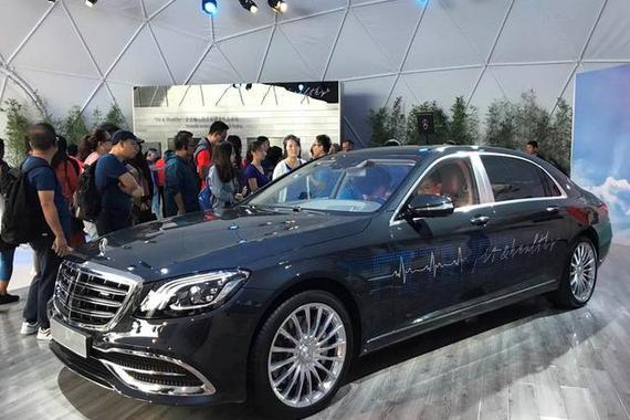 最舒适的车上生活：奔驰泡茶，奥迪煮饭，夏洛特养鱼