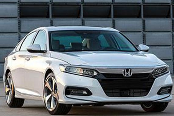 新雅阁2.0T见谁灭谁，10AT秒杀双离合，16.98万起