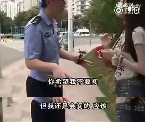 女子当众脱裤子 交警面前中国司机那些奇葩事