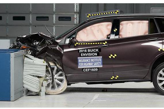 想在碰撞事故中“获胜”？赶紧换辆大车吧！