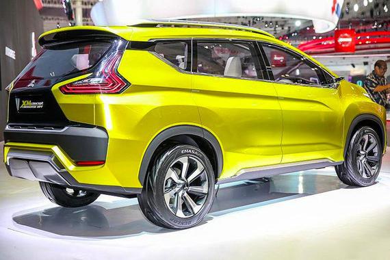 三菱全新MPV，悬浮车顶、液晶屏，宝骏730紧张不