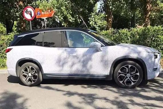 蔚来SUV路试首曝，李斌称要解放50%车内时间