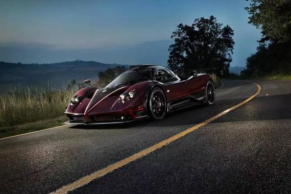 这辆千万级别的帕加尼，竟然和桑塔纳有点相似……