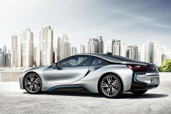 雨量增多新能源车主都蒙了，雨天开新能源车靠谱吗？