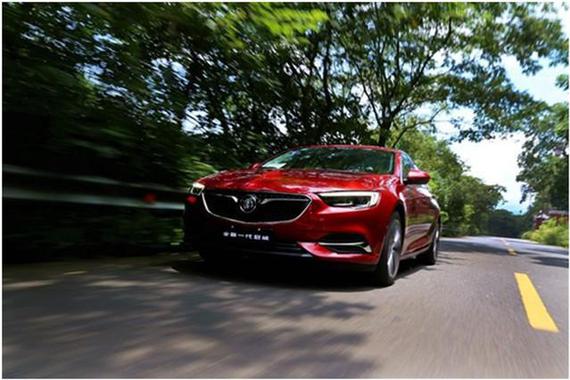 全系标配9AT战迈腾，全新君威胜算几何？