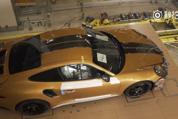 视频：是乐高吗？拼接保时捷911 Turbo S