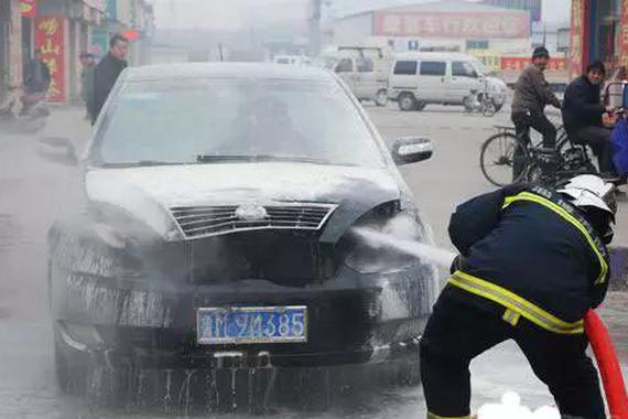 在夏天，汽车脾气火爆的让你害怕