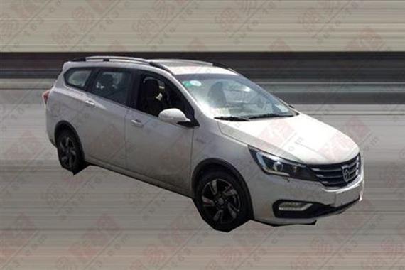 有望年底上市 宝骏310W 7座版车型谍照