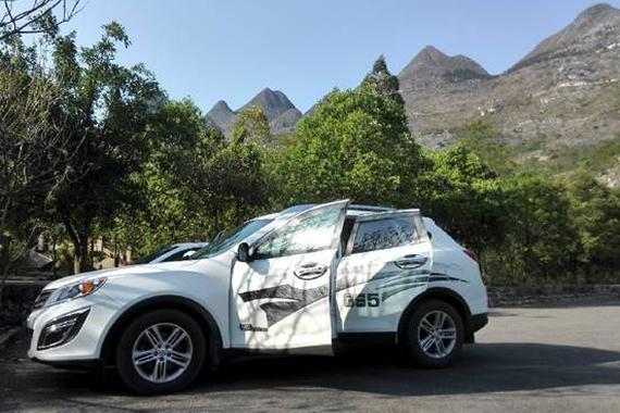 夏天进车感觉烤的慌，怎么才能迅速降低车内温度呢？