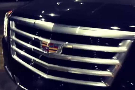 视频：柔情铁汉！凯迪拉克凯雷德