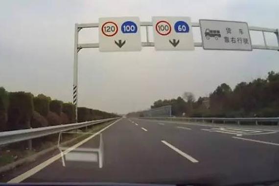 看完后一身冷汗！这样开车原来也要被扣分！