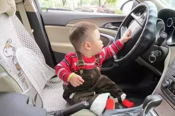 暑假自驾接送小孩，路上这些事千万要留心！