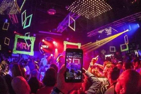 直播“攻陷”上海车展 新浪霸气展现双平台