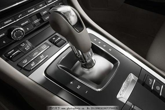 自动档新手过来看 行驶中能换档吗？