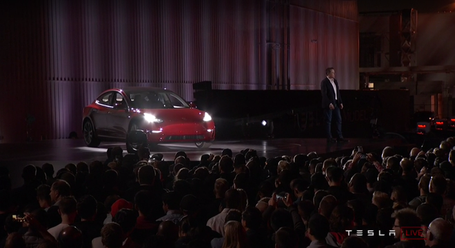 Hot!特斯拉Model 3首批交付:是机遇更是挑战