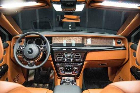 这辆20来万神车，对手竟然是宾利！