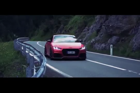 视频：响彻山谷，奥迪TTRS山路秀