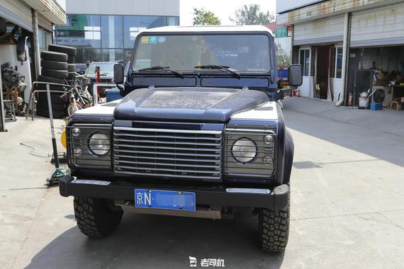 看看20年前的路虎卫士，外形与现款几乎没有变化！