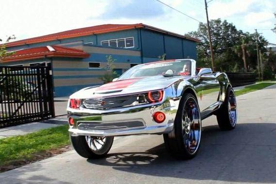 32寸轮毂，超大个音响，这辆大黄蜂越野简直帅炸了！