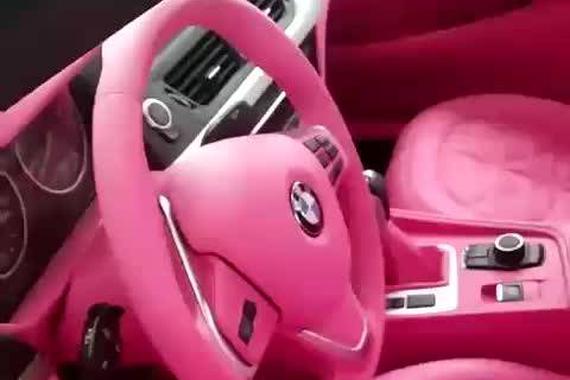 视频：可爱至极 粉色宝马汽车