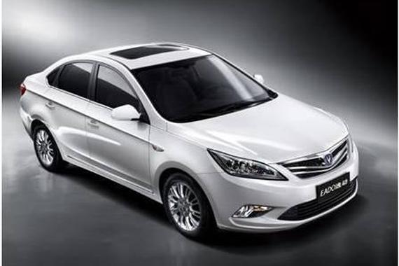 这款国产家轿性价比甩合资车九条街，年销15万+