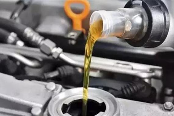 首保不止是换机油这么简单，3条注意事项，保你的爱车多开几年！