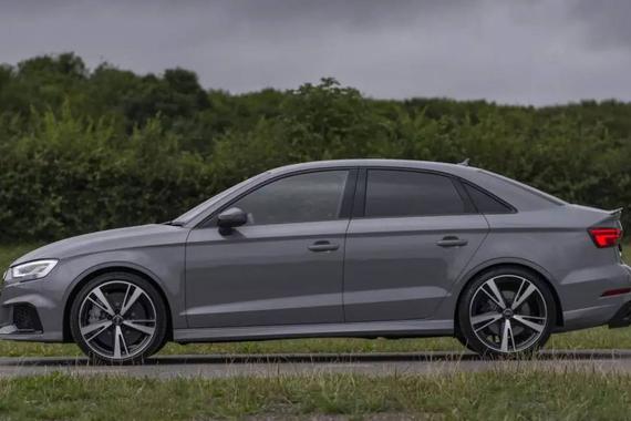 两厢可能更贵，如何选配一台个性化奥迪RS 3！