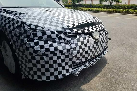 国产新一代丰田凯美瑞谍照 引入两种外观