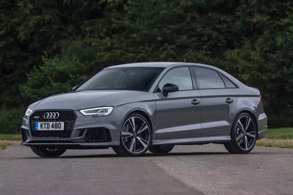 奥迪昨日在英国公布新款RS3的售价 新车美如画