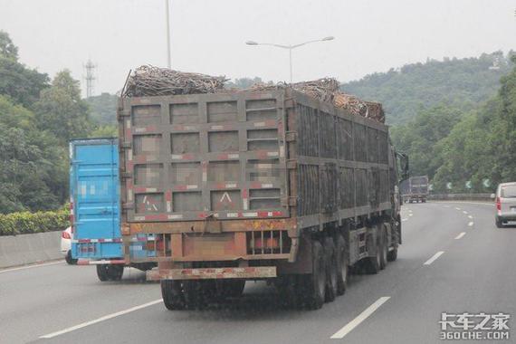 爆胎有可能导致车毁人亡 这几点你一定要注意!