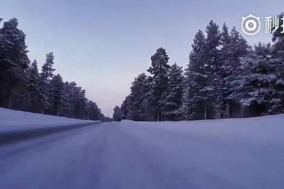 视频：宝马新X3伪装冰雪路试谍照