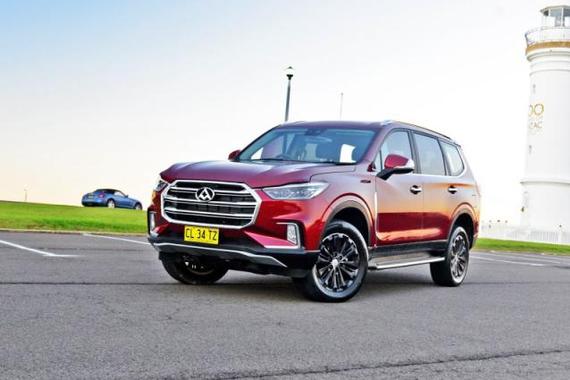 霸道、路虎厉害吧！碰到这些国产大块头还是得认怂