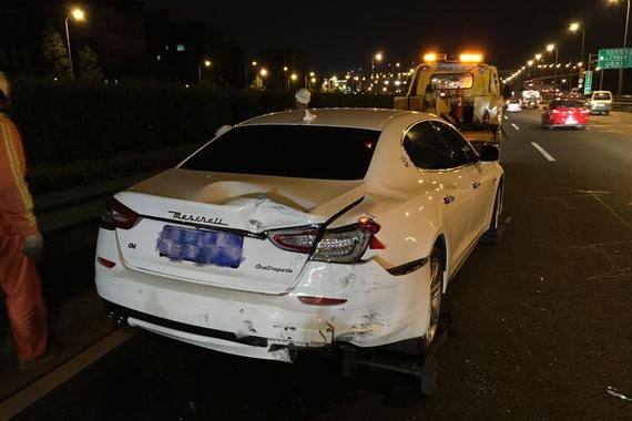 刚买的玛莎拉蒂就被追尾，新车是不是秒变事故车？