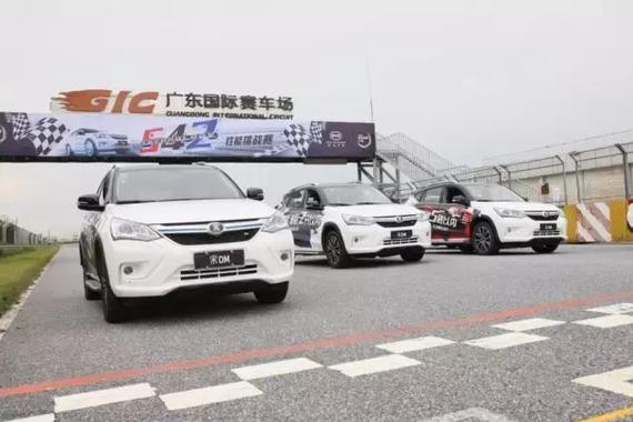 百公里加速仅4.9秒 1.4升的油耗 比奔驰AMG还厉害