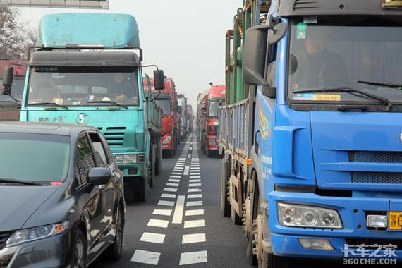没人贬低卡车司机 想得到尊重先要自尊