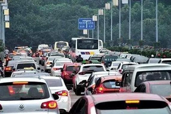 出租车可以几十万公里不大修？私家车主不乐意了