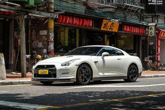 神的孩子在跳舞 最想驾驶的车之日产GT-R
