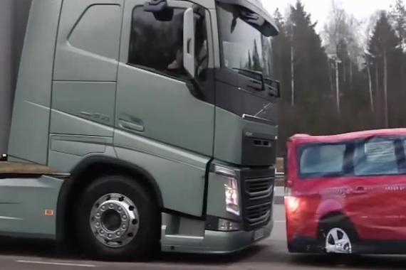 视频：就是靠谱！沃尔沃卡车自动刹车
