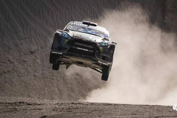 砖叔要是继续拍这种漂移片，我就要开始为他的安全担忧了……