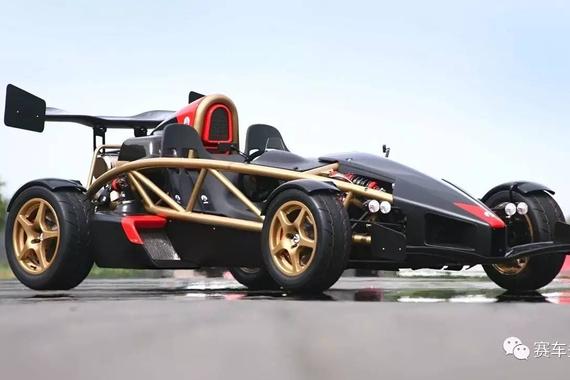 2.4秒破百，1180匹，连布加迪都怕的最快超跑出自这家小作坊？