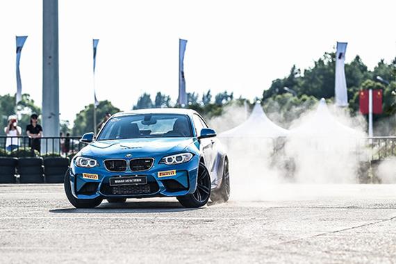 有些车你试完就忍不住想买 因为太！好！玩！了！