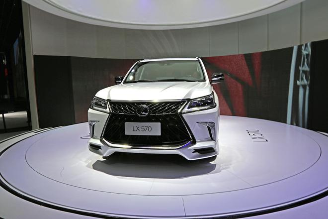 2017成都车展：雷克萨斯新款NX/LX570