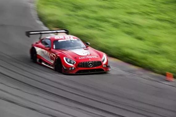 世界上最爽的事，莫过于驾驶AMG GT 3在赛道上咆哮
