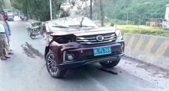 看见车撞断了就不安全? 我觉得没那么简单