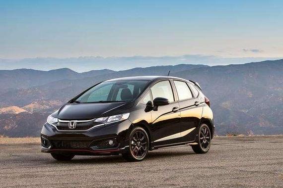 飞度大改款, 更像小号思域, 内饰媲美雅阁