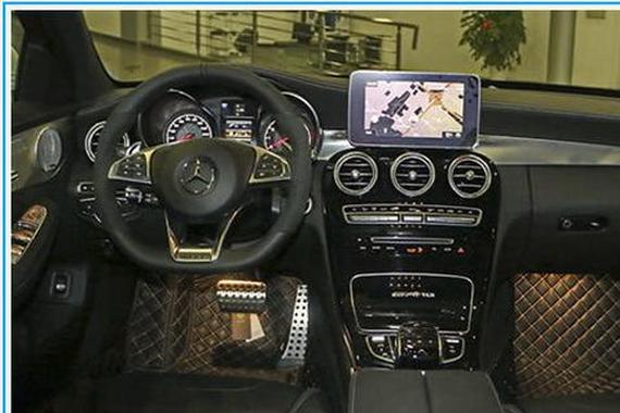 售价差30万到底差在哪儿？奔驰C63对比C43