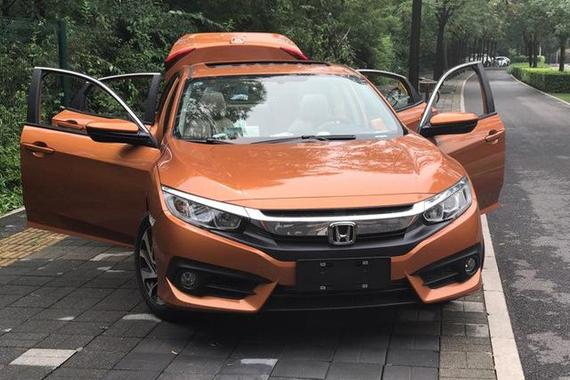 苦等一个多月终提思域，用车后，90后美女露出笑容