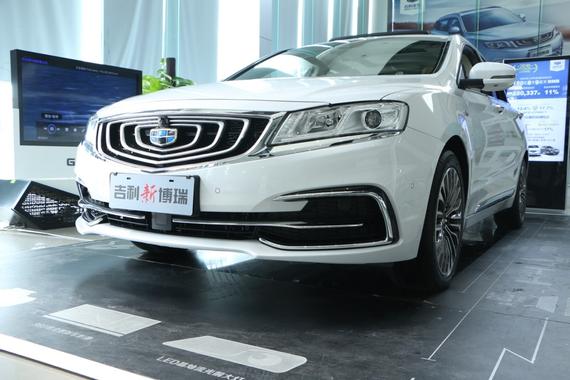 终于入手了1.8T尊贵型新博瑞，比迈腾便宜4万