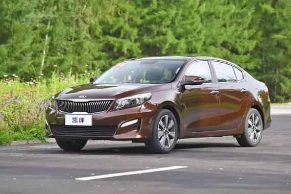 两款车型同步上市！你会选择起亚凯绅还是其他车型呢